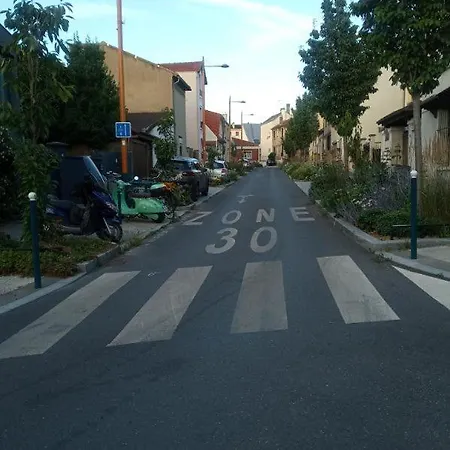 Independent Studuo Close To Paris * Pantin